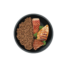 Cargar imagen en el visor de la galería, Three Cats Super Premium Adulto Salmón, Pollo y Carne 3Kg con Regalo